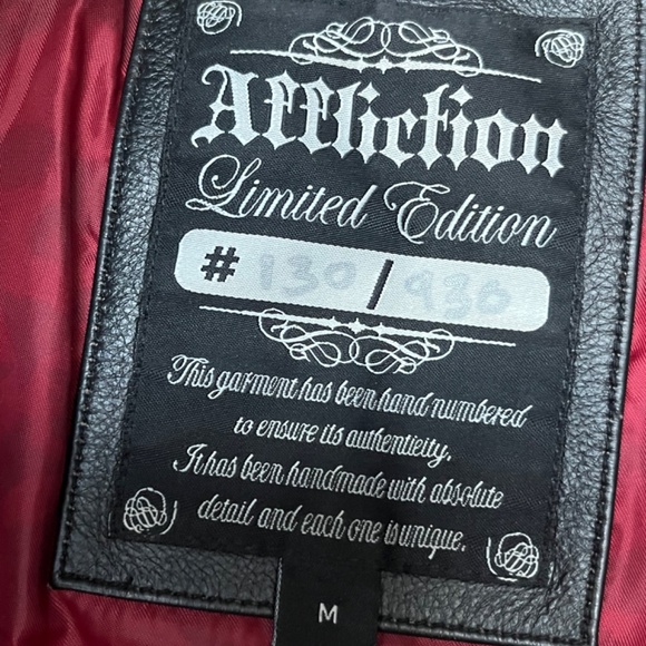 Affliction, Limited Edition-130/930. - Picture 6 of 6